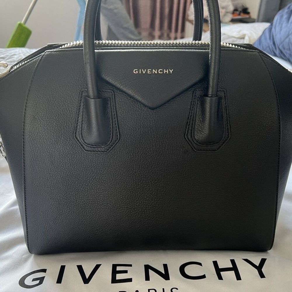 Givenchy Antigona Medium Black